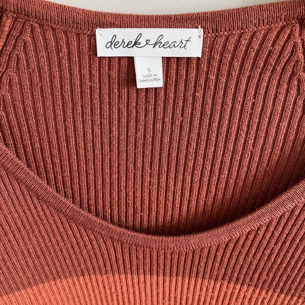 Derek Heart Fall Ribbed Knit Sweater in Rust - Picture 3 of 5
